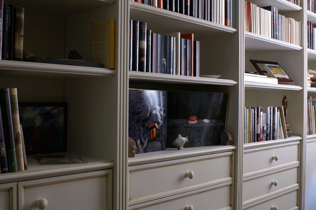 Bücherregal