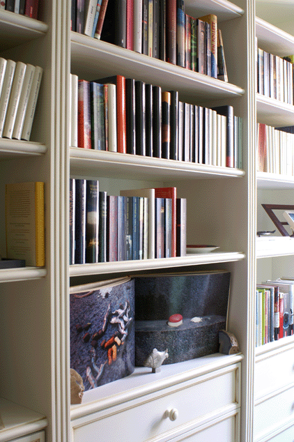 Bücherregal