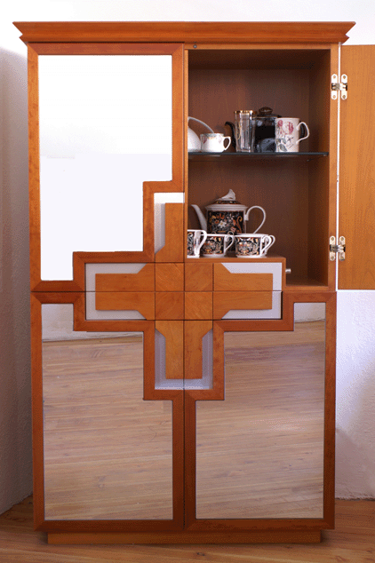 Geschirrschrank