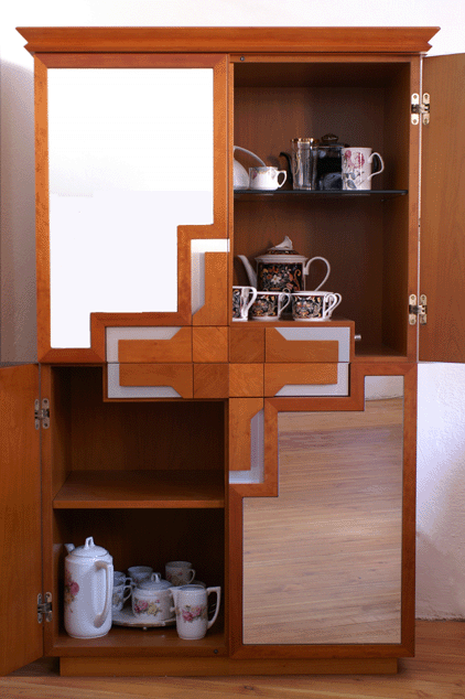 Geschirrschrank