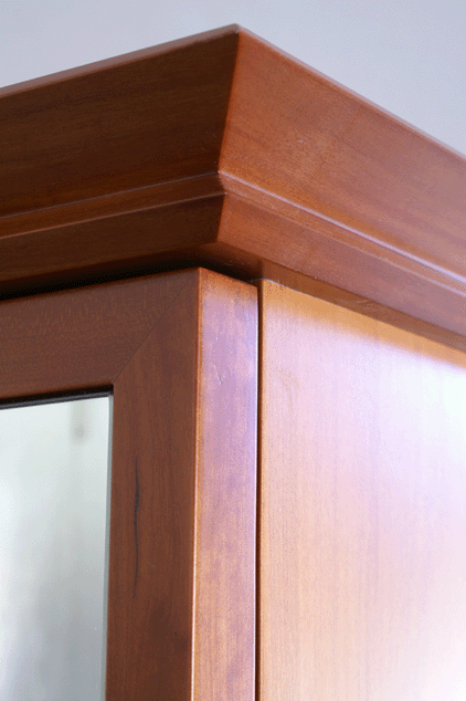 Geschirrschrank