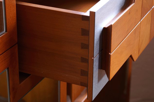 Geschirrschrank