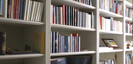 Bücherregal